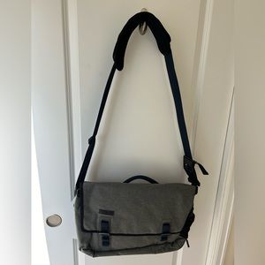 NEW XL Timbuk2 laptop bag